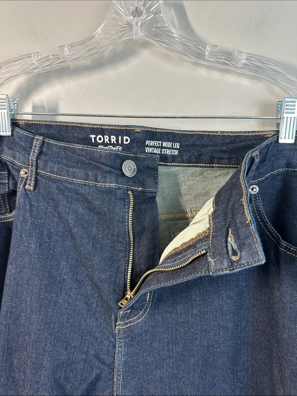 NWT Torrid Perfect Wide Leg Vintage Stretch Mid Rise Jeans Size 28S